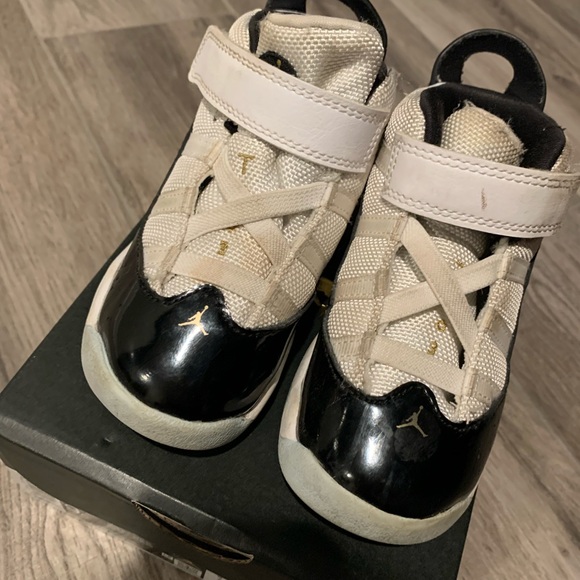 Nike Jordan Retro 11 size toddler 8c - Picture 6 of 8